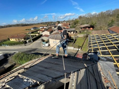 Rénovation de toiture - Emile Toiture artisan couvreur à Lagnieu